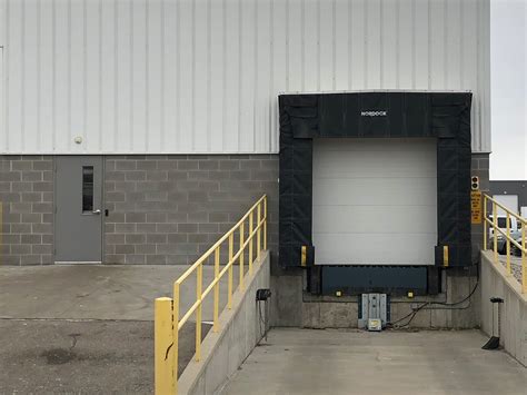 solaire loading dock